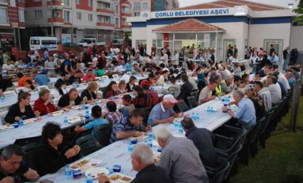 İlk İftar Yemeği Başkan Baysan`dan