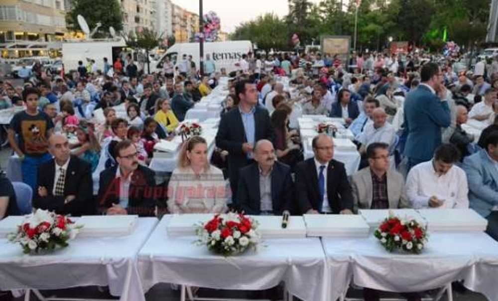 Sağlık Bakanı Dr. Mehmet Müezzinoğlu; “Ülkemiz Önemli Süreçlerden Geçiyor”