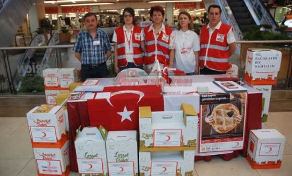 Kızılay Çorlu Şubesi`nden Siz Bağışlayın Biz Dağıtalım Kampanyası