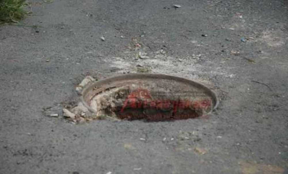 Çalınan Rögar Kapakları Kazalara Davetiye Çıkarıyor