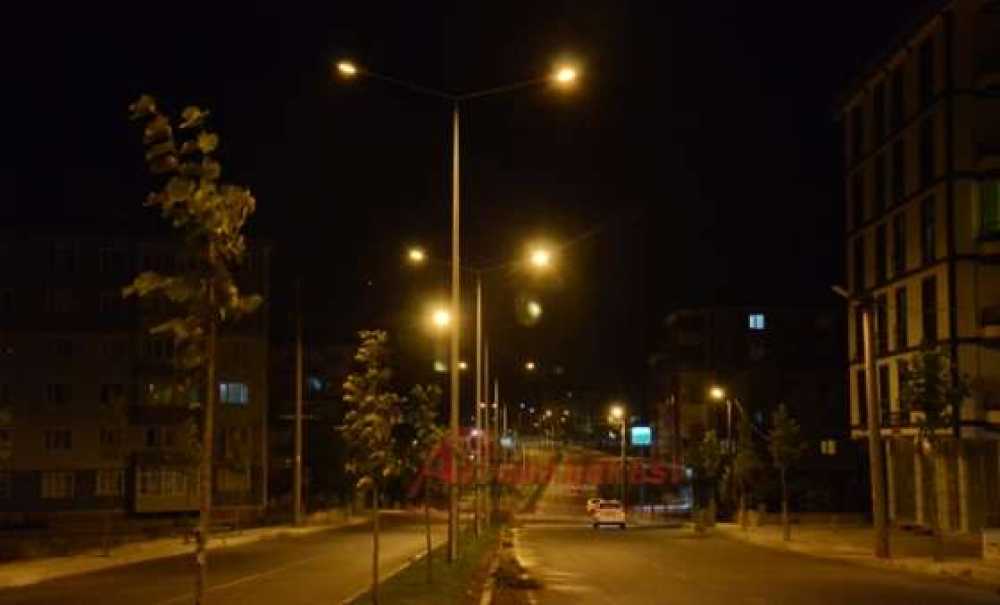 Erdal İnönü Caddesi İmrendiriyor