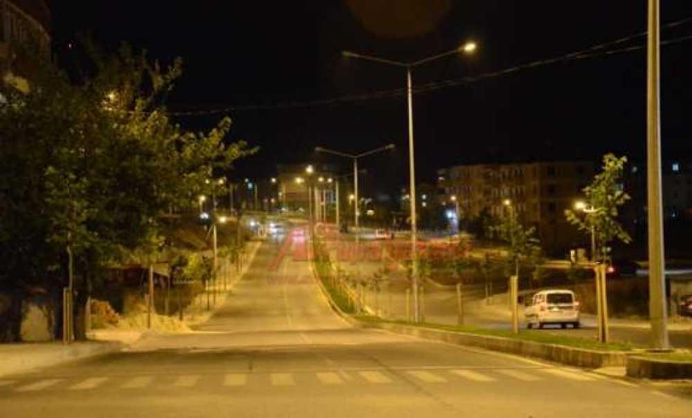Erdal İnönü Caddesi İmrendiriyor