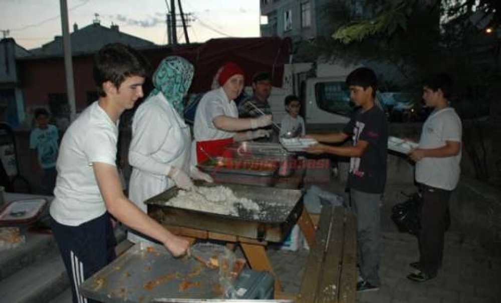 Çorlu Müftülüğü`nden Çocuk İftarı