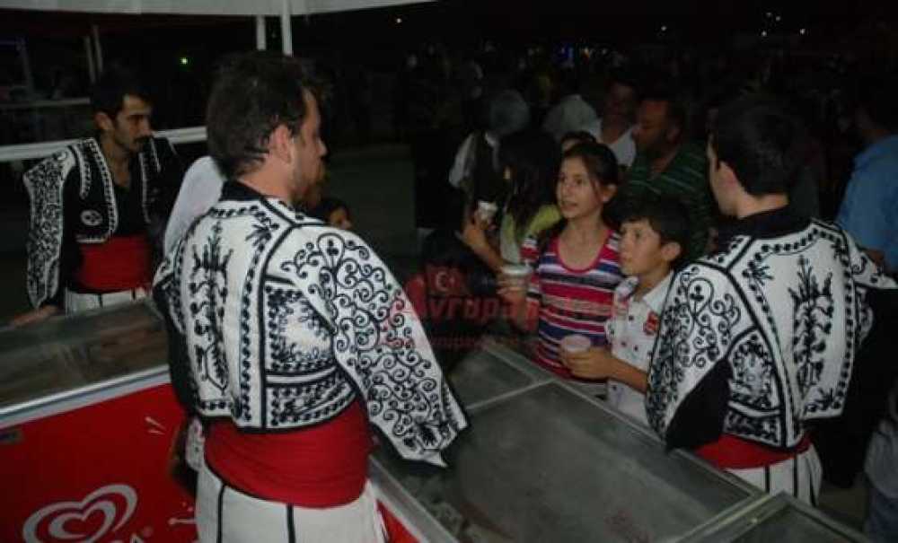 Bu Da Dondurma Kuyruğu