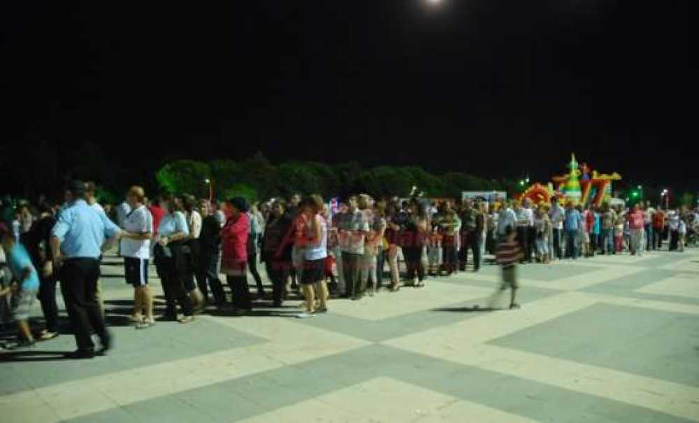 Bu Da Dondurma Kuyruğu