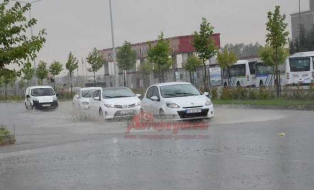 Çorlu Yağmura Teslim Oldu