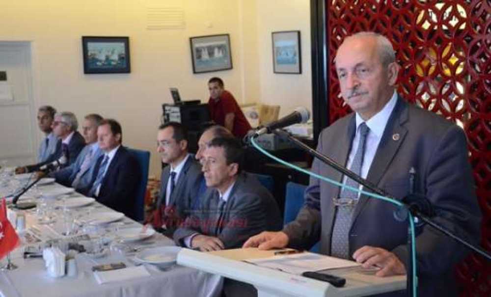 “Büyükşehir Belediyesi İş Bulma Kurumu Değil”