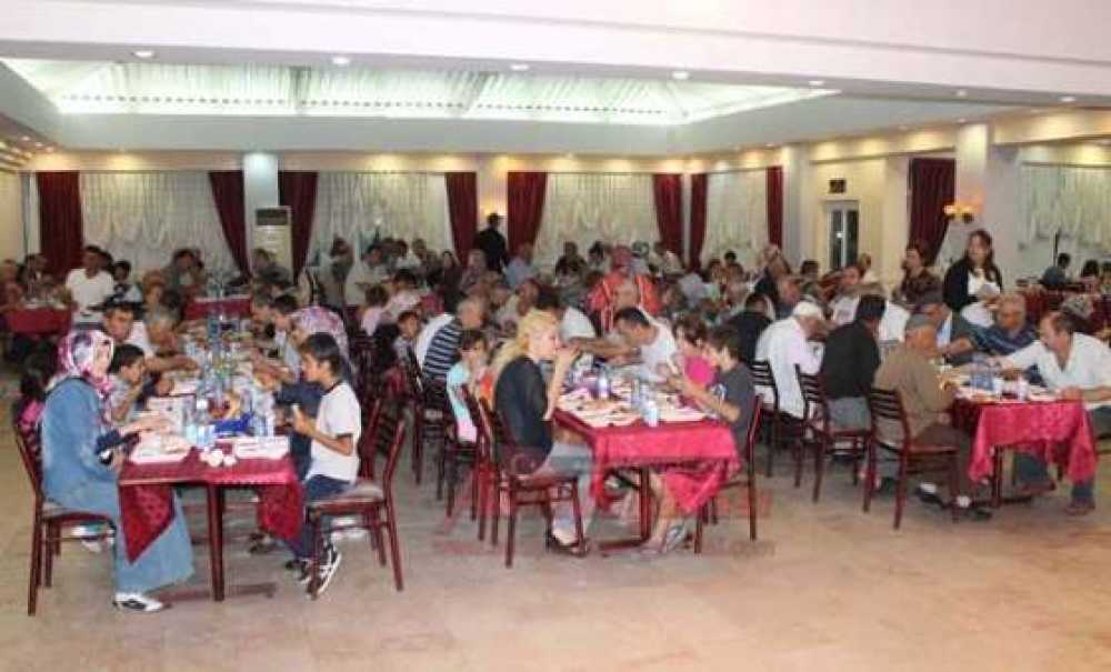 Enis Sülün'den İftar Yemeği