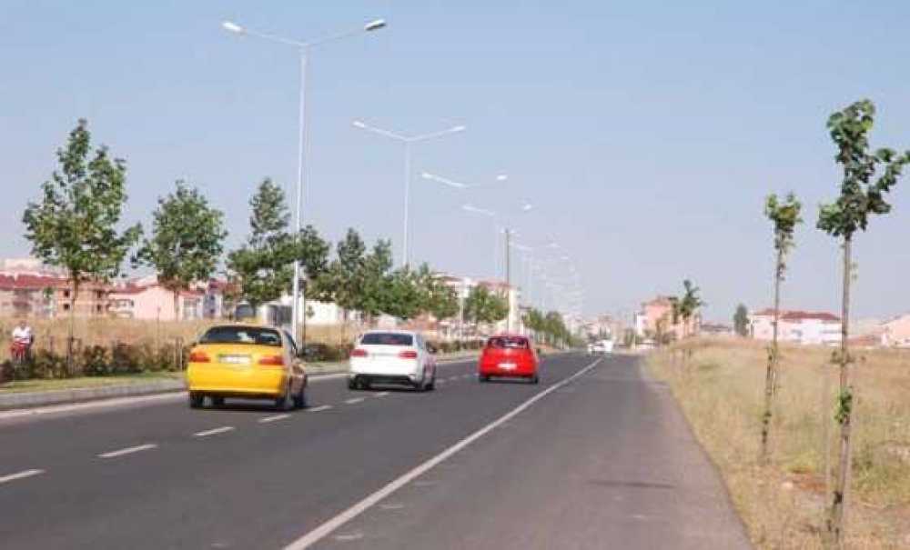 Bülent Ecevit Bulvarı`nın Yol Aydınlatmaları Tamamlanıyor