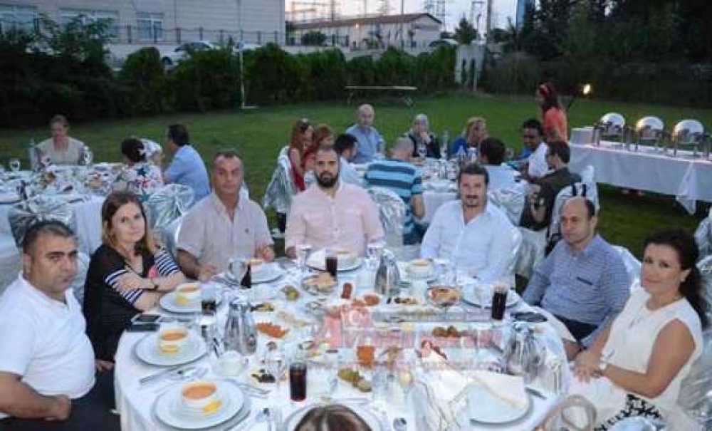Divan Otel'den Gazetecilere İftar