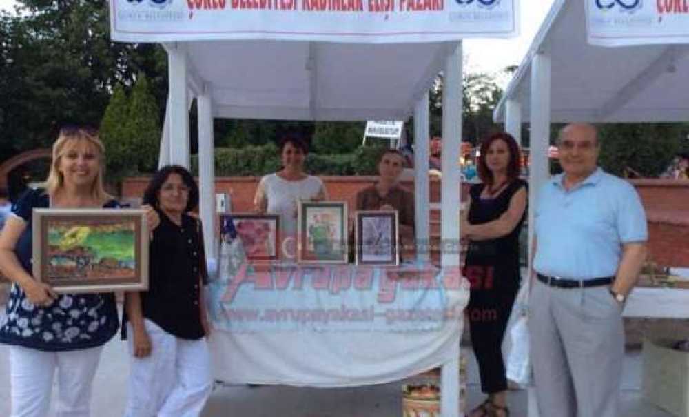 Çorlu Kültür Ve Sanat Derneği Üyeleri Gece Pazarında Tezgah Açıyor