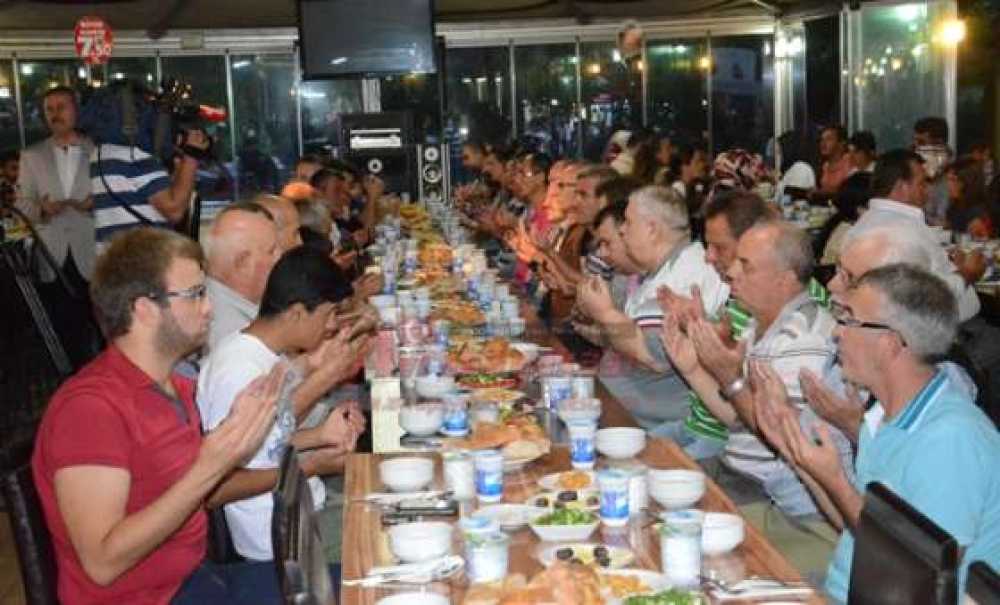 İşadamı Muammer Varol'dan İftar