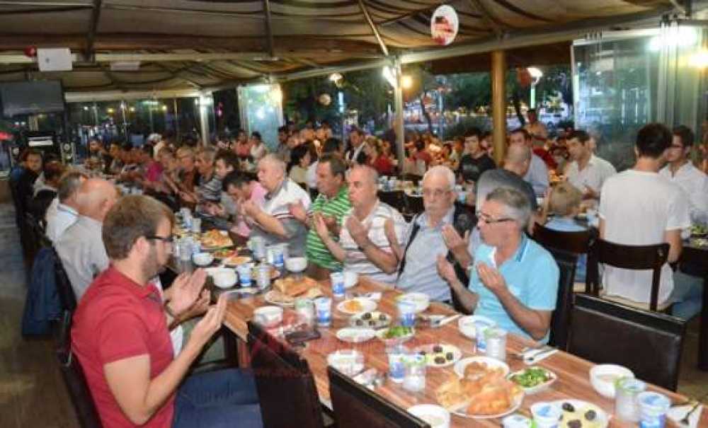 İşadamı Muammer Varol'dan İftar