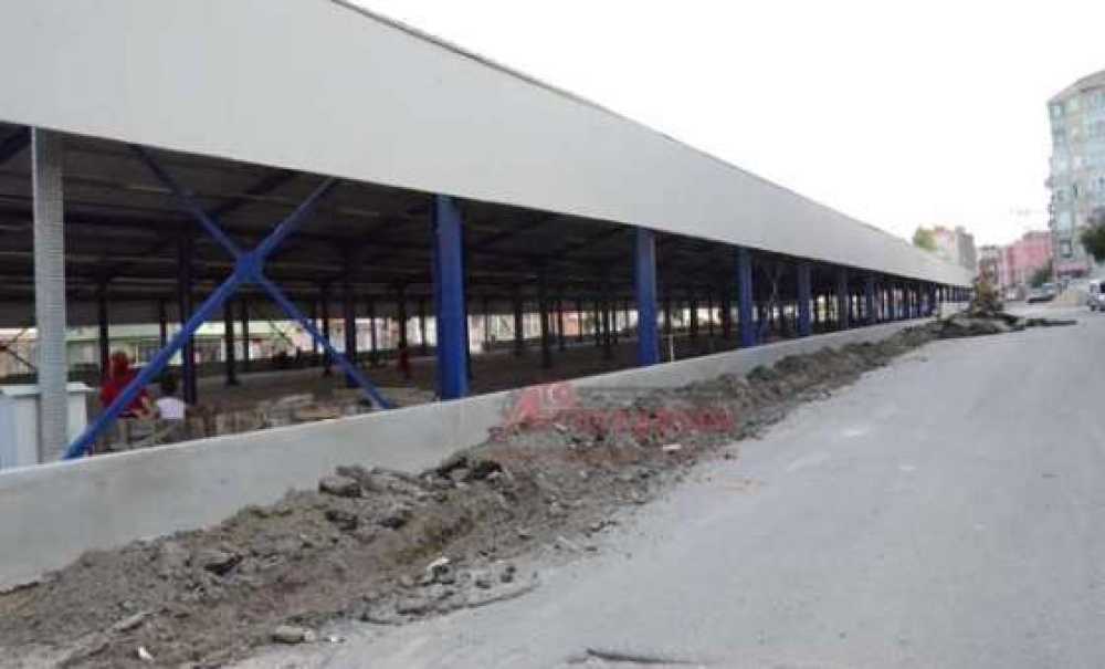 Kapalı Pazaryerinde Çalışmalar Sürüyor