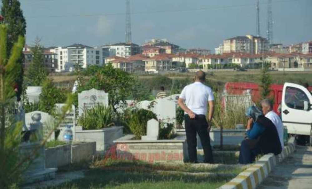 Mezarlıklara Bayram Ziyareti