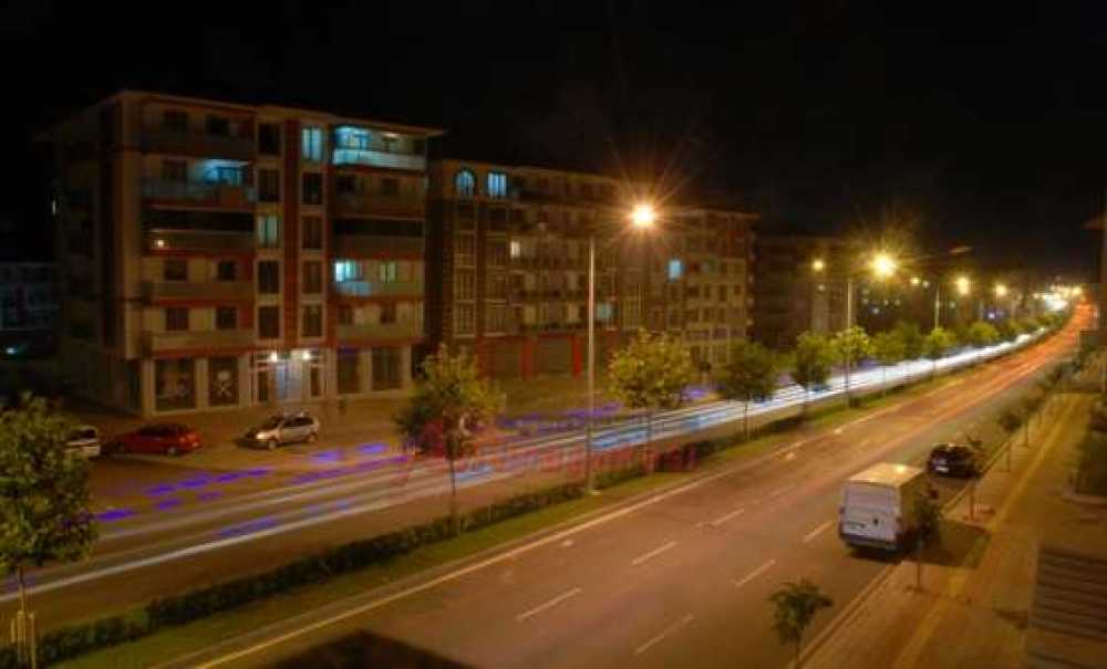 Bülent Ecevit Bulvarı`nın Yol Aydınlatmaları Tamamlandı