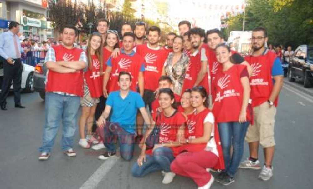 Chp`li Gençlerden Kılıçdaroğlu Pozu