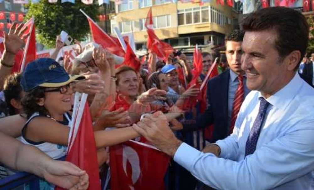 Mustafa Sarıgül'e Sevgi Gösterisi