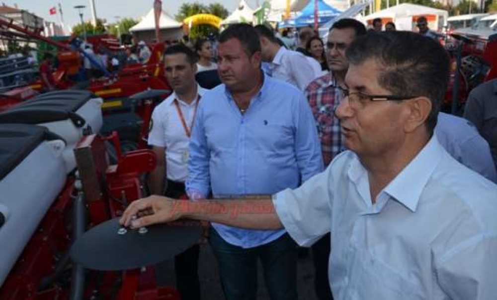 Kaymakam Doğan Tarım Makinelerini İnceledi