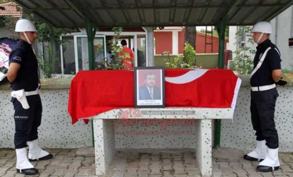 Merkez Valisi Ayhan Çevik Son Yolculuğuna Uğurlandı