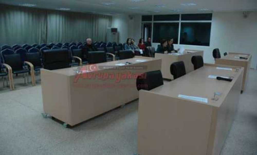 Meclis Üyeleri De Birim Müdürleri De Vatandaşlar Da İlgi Göstermedi