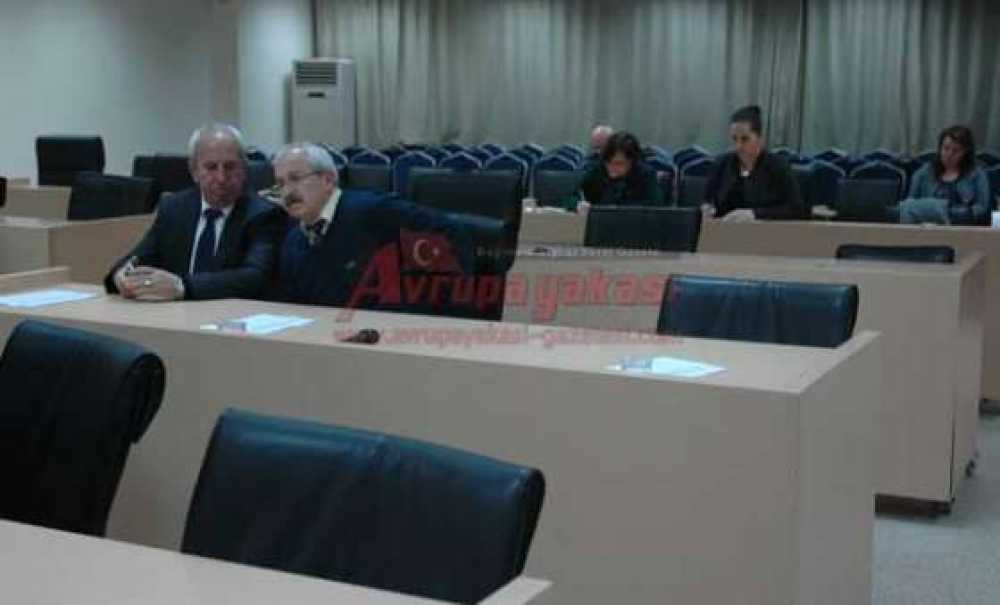 Meclis Üyeleri De Birim Müdürleri De Vatandaşlar Da İlgi Göstermedi