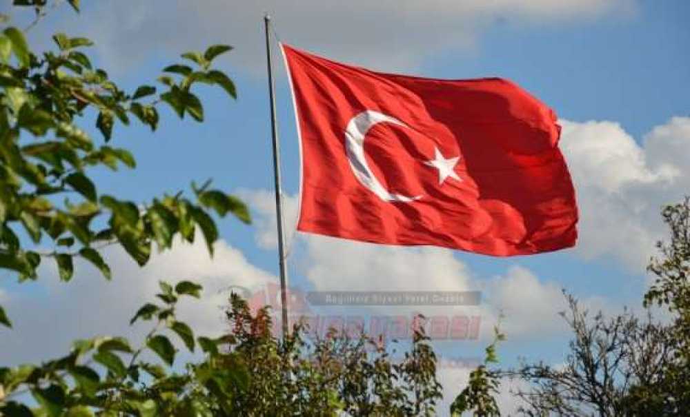Dev Türk Bayrağı İmrendiriyor