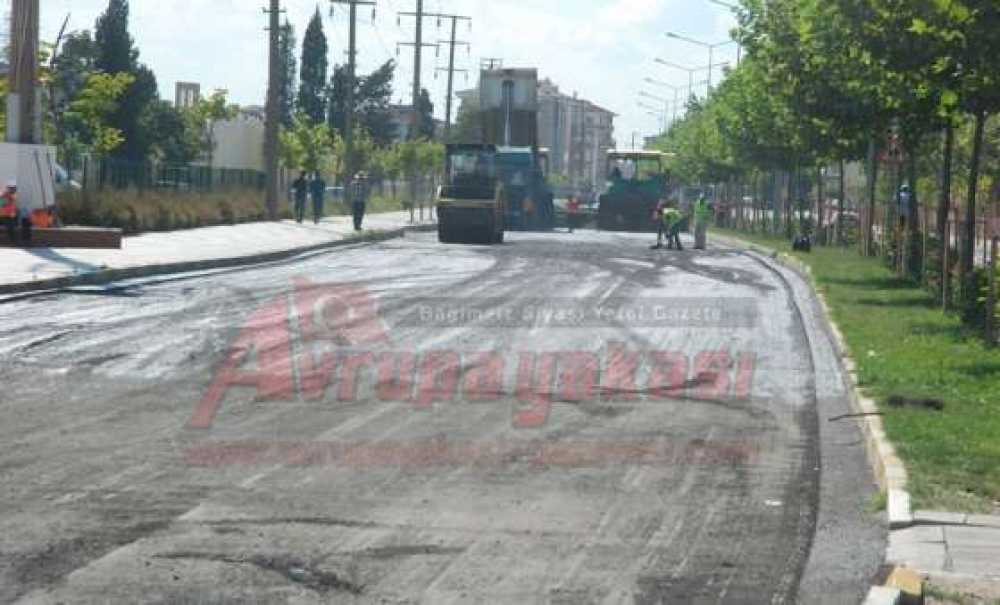 Bülent Ecevit Bulvarı Asfaltlanıyor