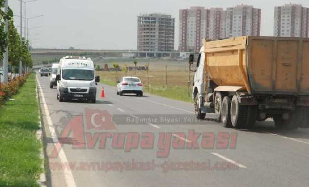 Bülent Ecevit Bulvarı Asfaltlanıyor