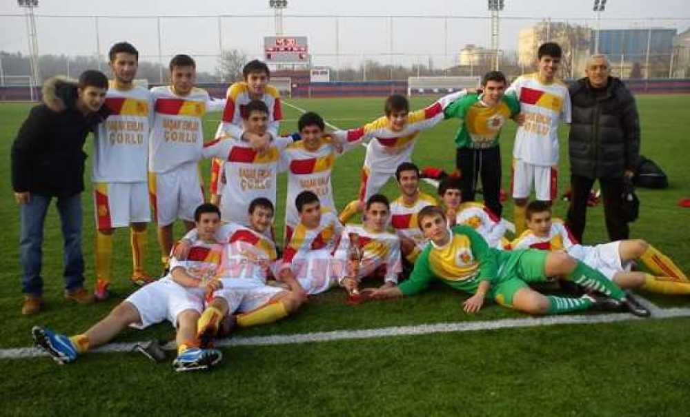 Aslanspor U-17'de Şampiyon Oldu