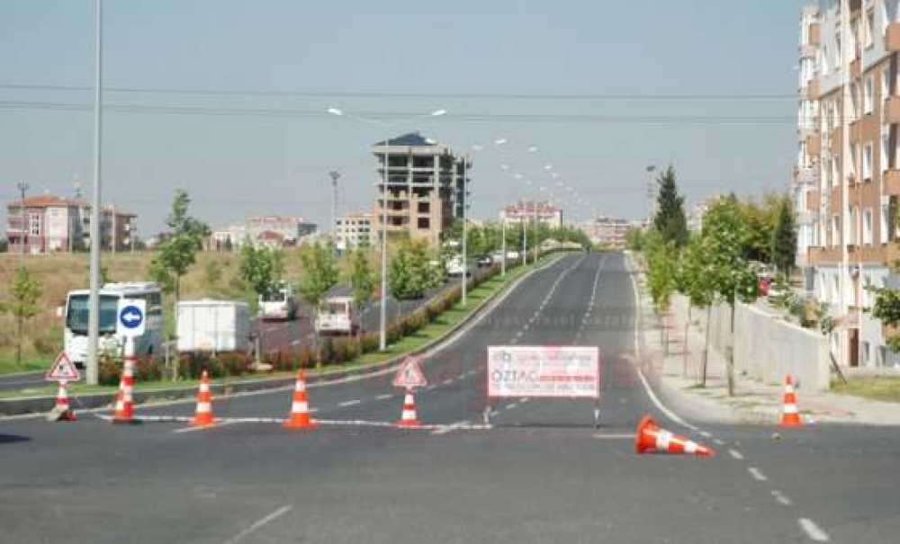 Bülent Ecevit Bulvarı'nda Asfaltlama Devam Ediyor