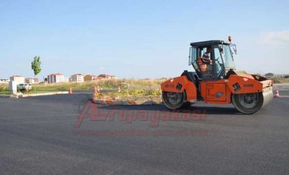 Bülent Ecevit Bulvarı'nda Asfaltlama Çalışmaları Sürüyor