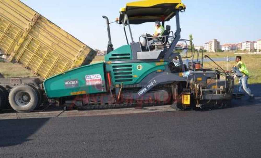 Bülent Ecevit Bulvarı'nda Asfaltlama Çalışmaları Sürüyor
