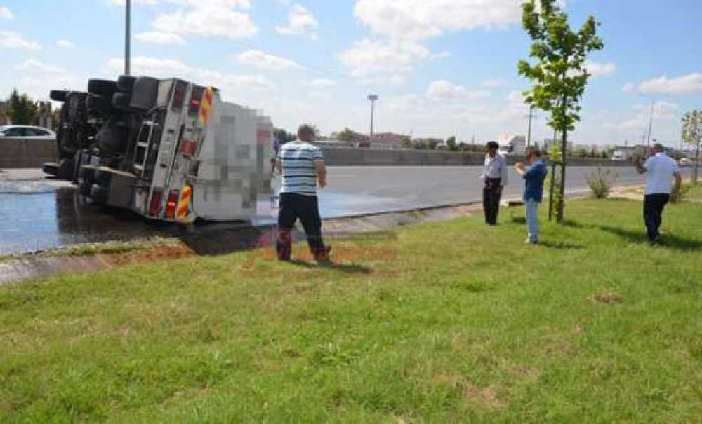 Kimyasal Madde Yüklü Tanker Devrildi