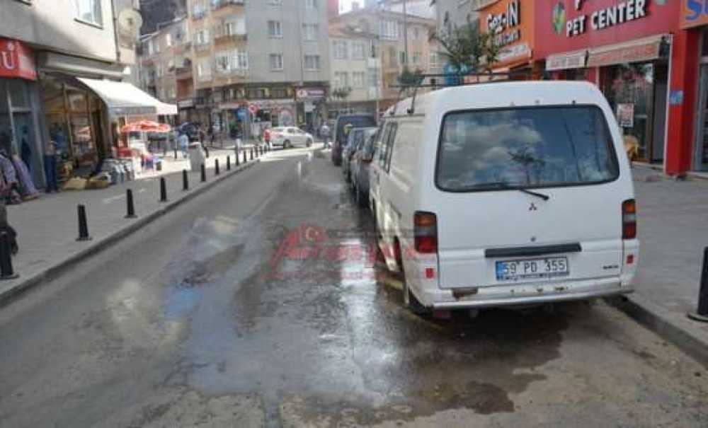 Gölcük Meydanında Su Patlağı