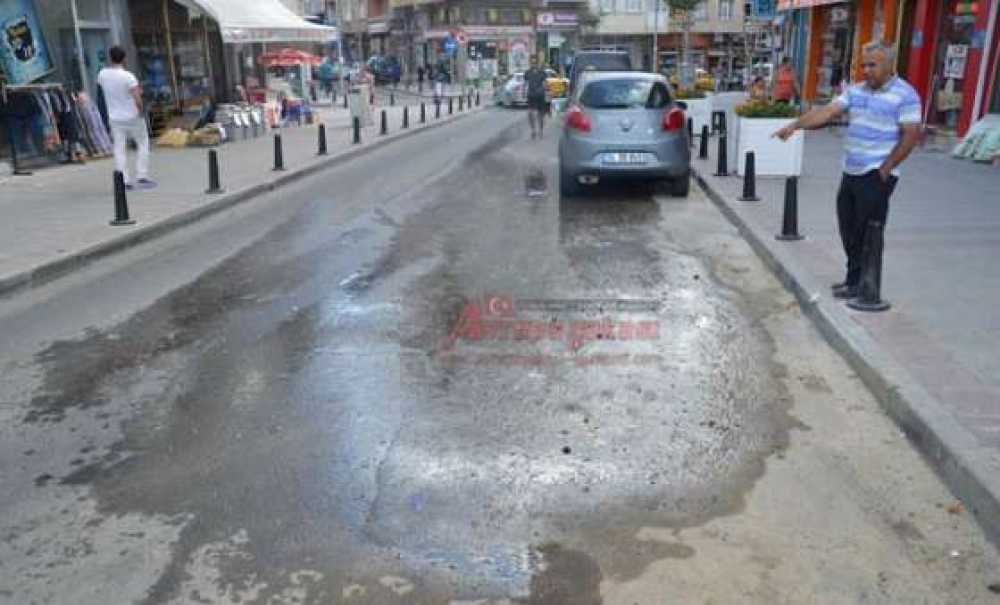 Gölcük Meydanında Su Patlağı