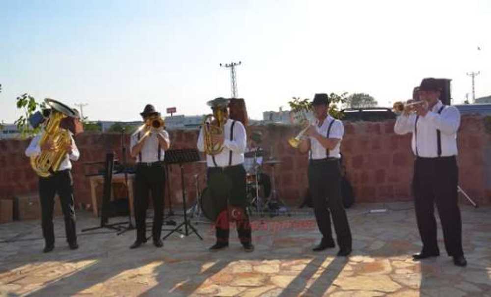 Taş Konak Açıldı