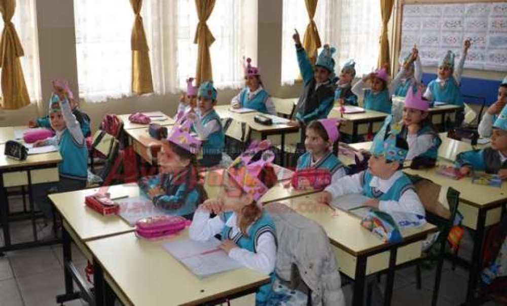 52 Bin Öğrenci İçin Ders Zili Yeniden Çaldı