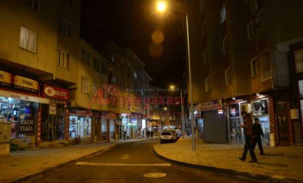 Mandıracı Ve Şehit Teğmen Yavuzer Caddesi Işıl Işıl