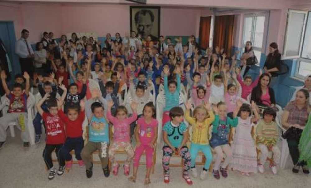 Çorlu Belediyesi Yeni Mahallelerde Çocuk Oyunları Düzenledi