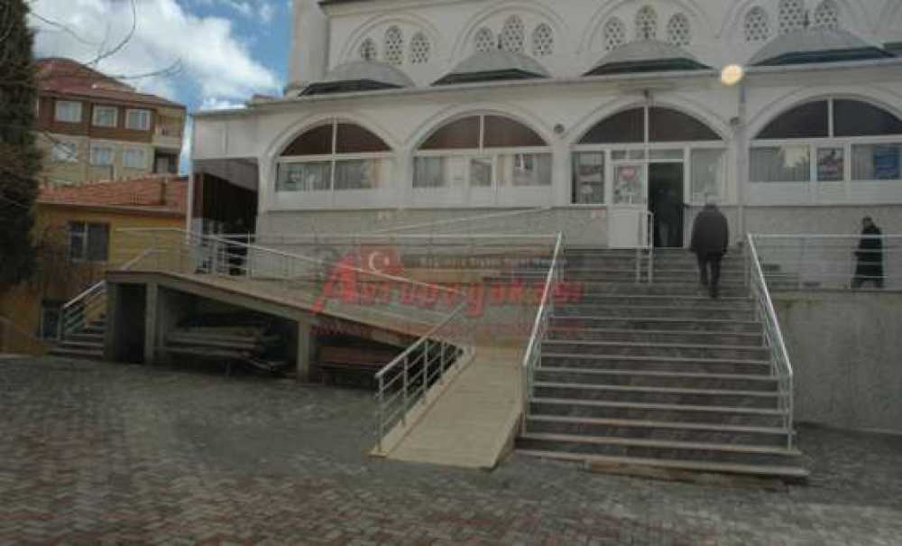 Çorlu Ulu Cami'ye Engelli Rampası