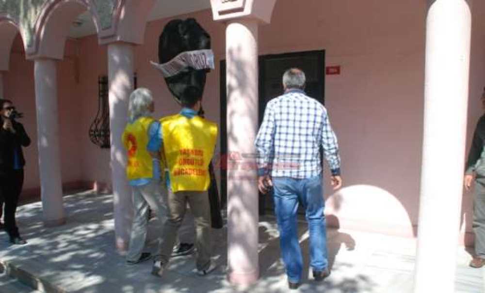 Öğretmenlerden Grev