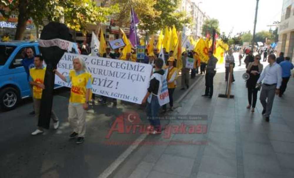 Öğretmenlerden Grev