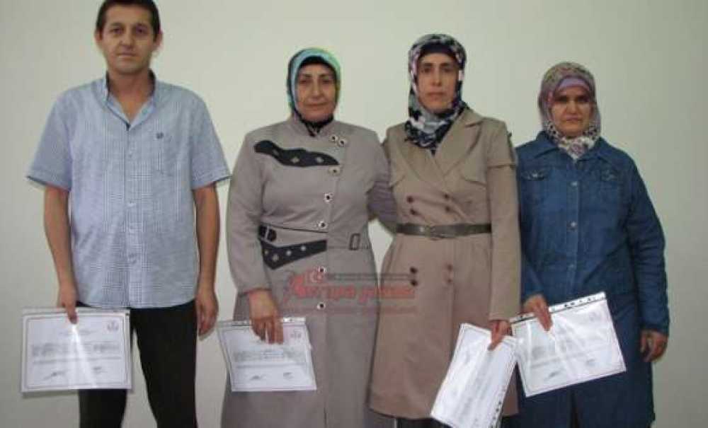 Taçder`in Hijyen Eğitimine Katılanlara Sertifikaları Verildi