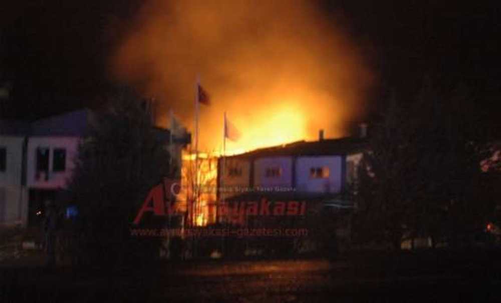 Kimya Fabrikasında Patlama: Biri Ağır 3 Yaralı