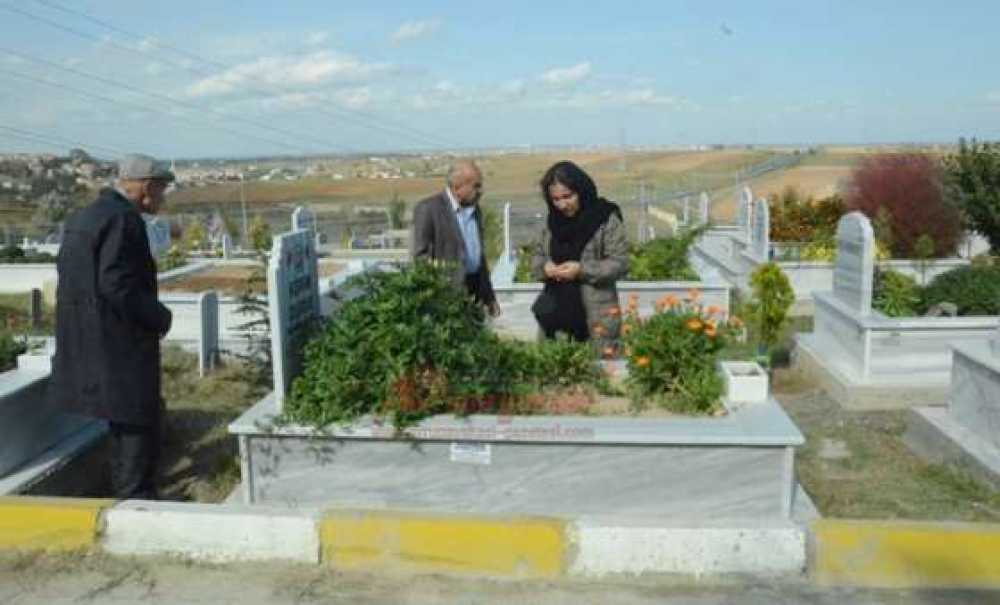 Bayramda Mezarlıklara Ziyaretçi Akını