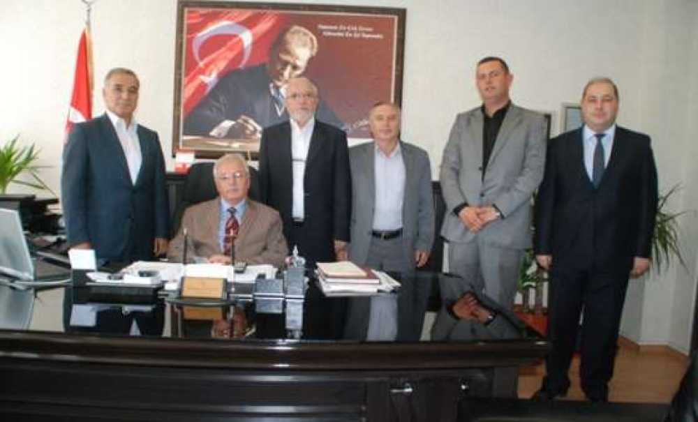 Sanayi Sitesi Kooperatifinden Milli Eğitim Müdürü Güçlü`ye Ziyaret