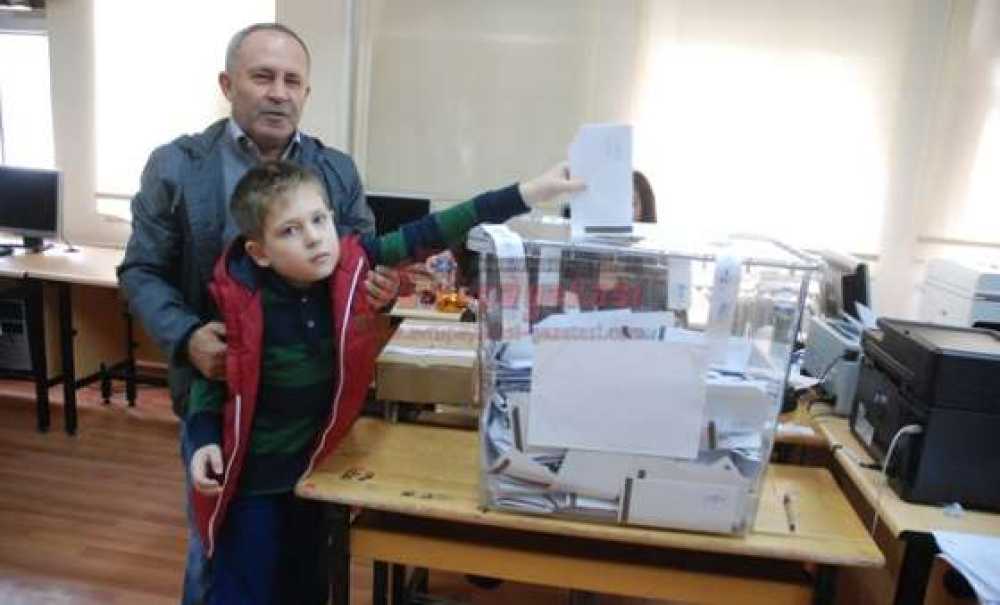 Çorlu`daki Soydaşlardan Höh`e Büyük Destek