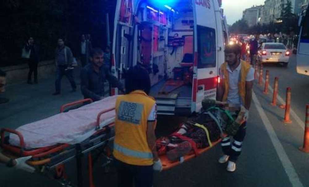 Otomobil Yaşlı Kadına Çarptı