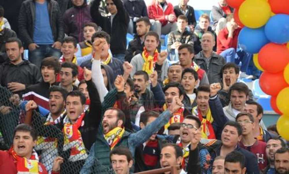 Çorluspor 1947 Sahaya İndi